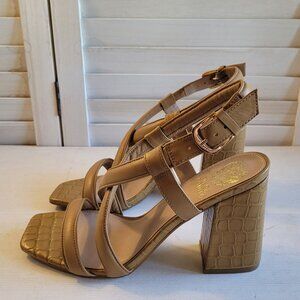 $89 *NEW* (8.5) Vince Camuto Leather Strap Sandal